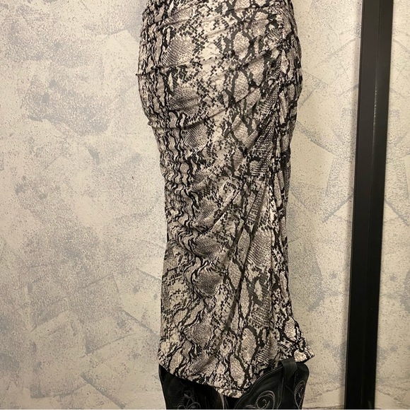 Sneakskin Pattern Black and White Bodycon Dress size L - Picture 5 of 10